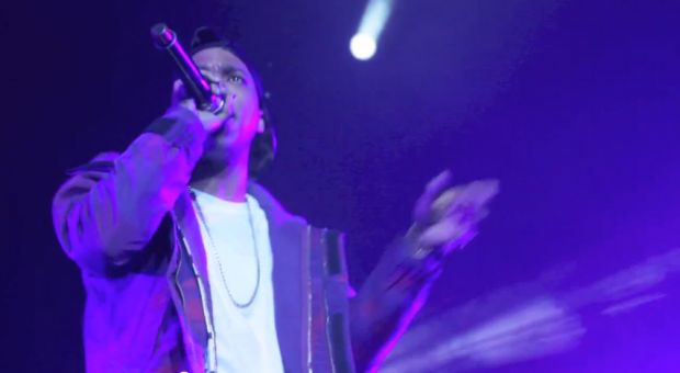 Curren$y & Wiz Khalifa performen 'Jet Life' auf der '2050 Tour' (Live-Video)