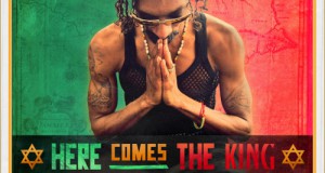 Snoop Dogg aka Snoop Lion feat. Angela Hunte – „Here Comes The King“ (Audio)