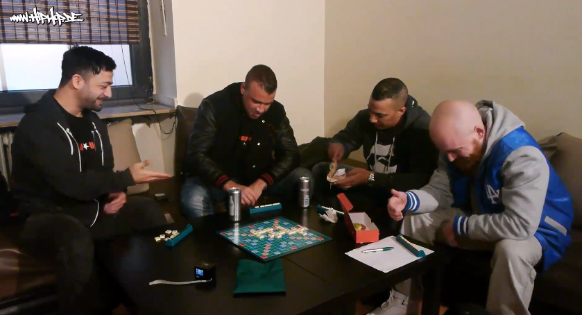 #waslos – Rooz und Toxik spielen Scrabble mit Kollegah & Farid Bang